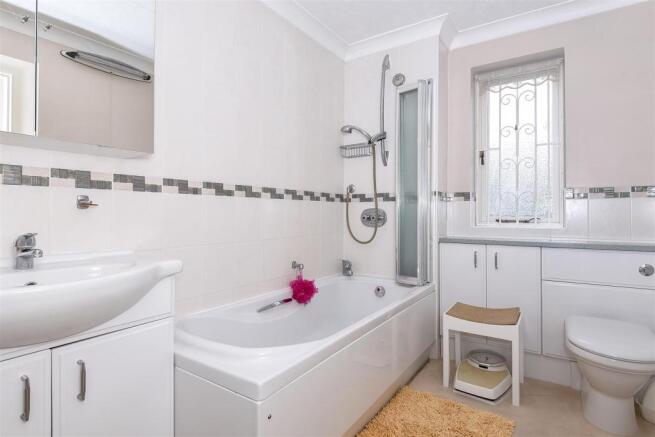 Bathroom.jpg