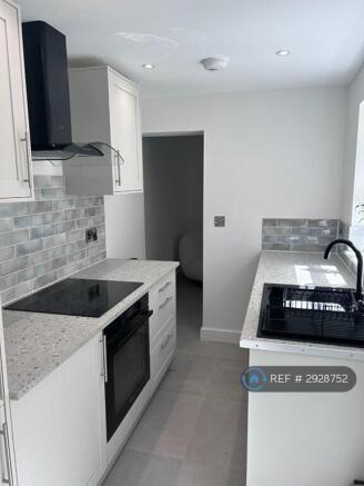 2 bed Terraced to rent Image 7