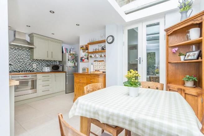 Eat-in kitchen