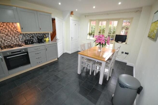 KITCHEN DINING AREA