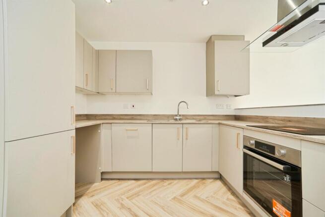 3 bed Semi-Detached for sale Image 5