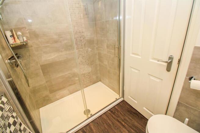 SHOWER ROOM/W.C.