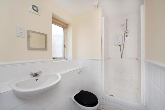 En-Suite Bathroom 