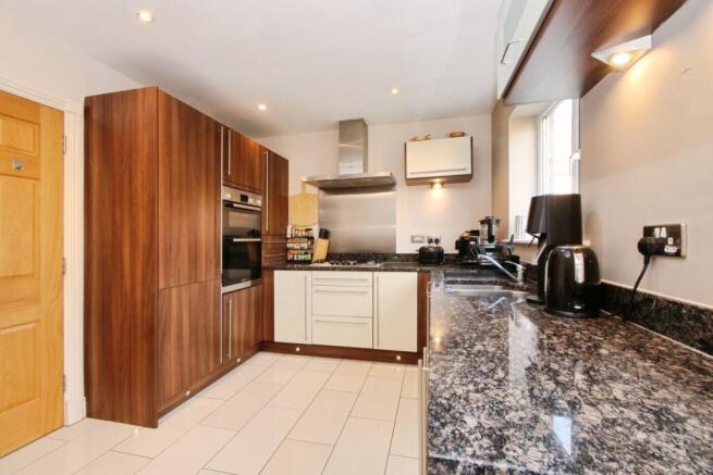 4 bed End of Terrace for sale Image 7