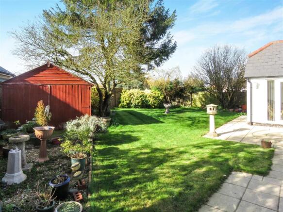Garden 1.JPG
