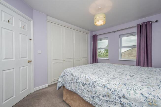4 bed Detached for sale Image 9