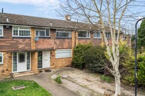 25, Springate Field, Slough SL3 7DH