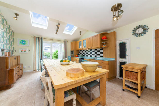 Kitchen/Breakfast...