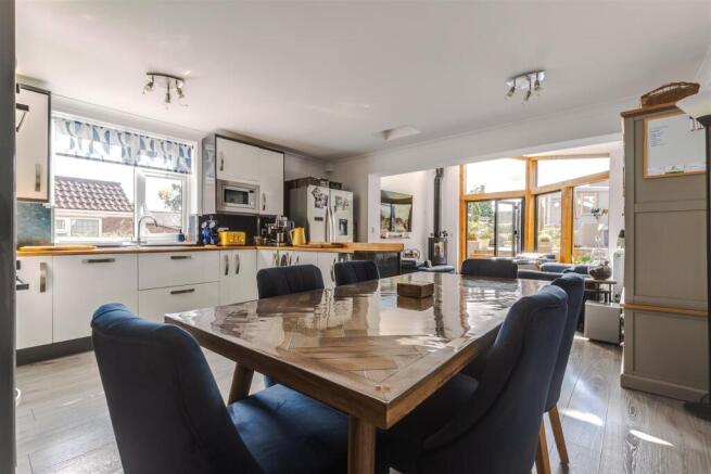 Kitchen diner