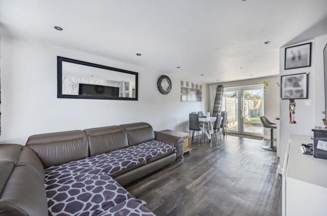 Garston Close, Reading, Berkshire photo 3