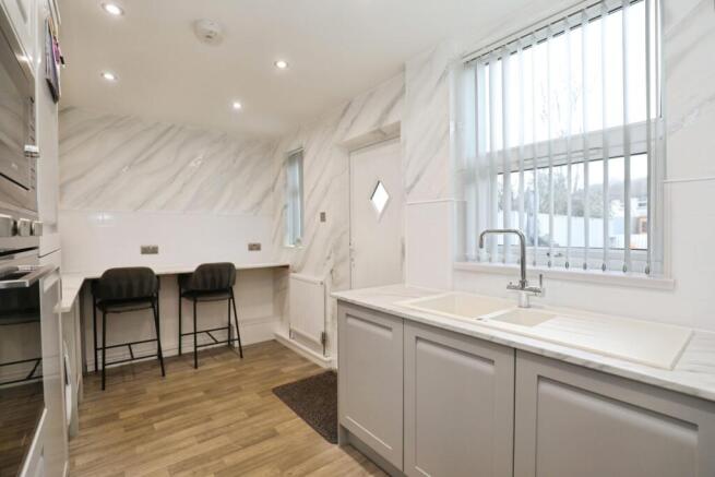 3 bed Terraced for sale Image 9
