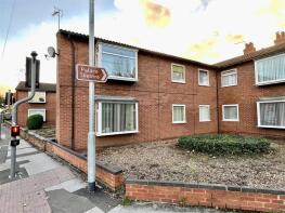 7, Robins Court, The Croft, Newark NG24 1QG