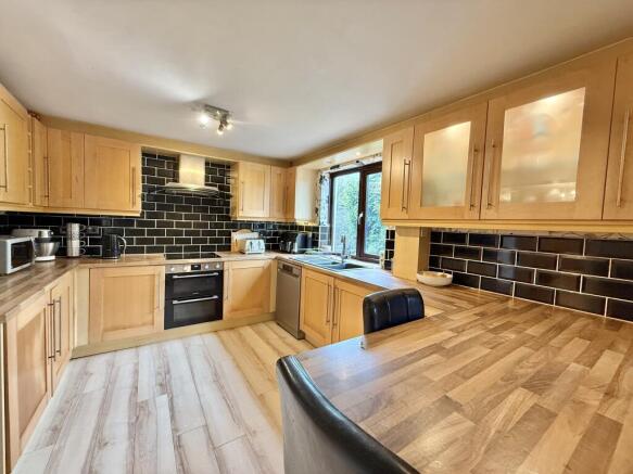 Kitchen with Breakfast Bar
