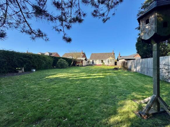 25 Mill Road garden.jpg