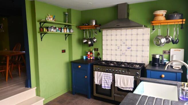 Kitchen 02.JPG