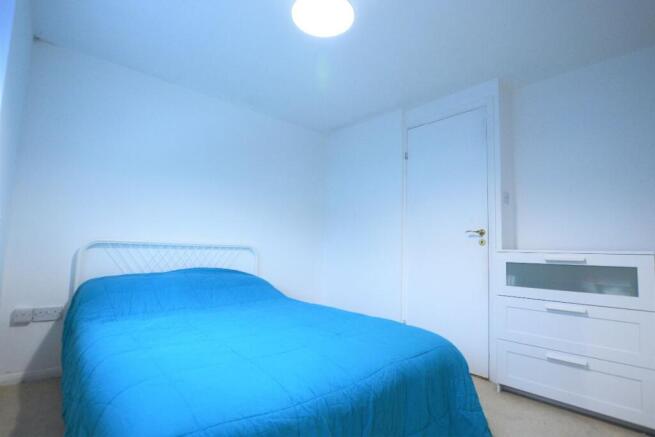 2 bed Semi-Detached to rent Image 9