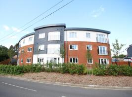 7, Robins Gate, Bracknell RG12 9TA
