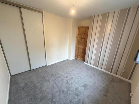 4 bed Detached to rent Image 10