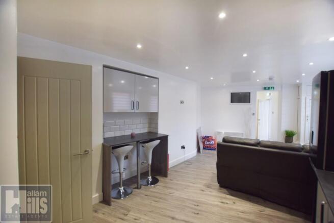 1 bed Flat to rent Image 6
