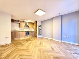 Flat 6, Sapphire Court, Ocean Way, Southampton SO14 3JW