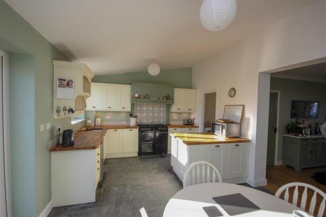 Kitchen Diner 1.jpg