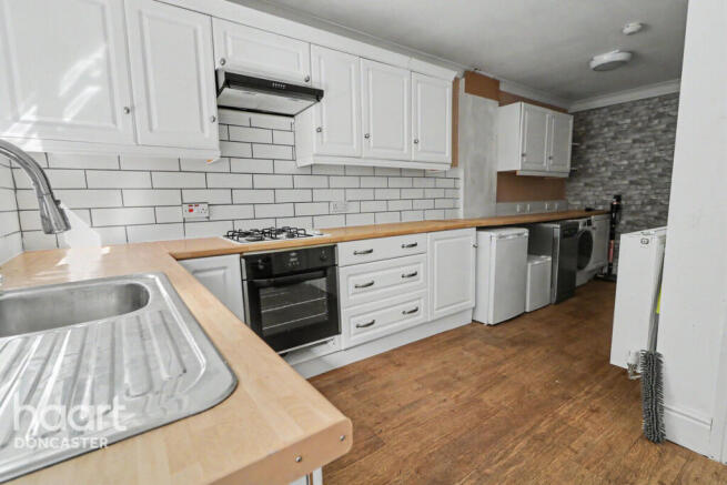 3 bed Semi-Detached for sale Image 5