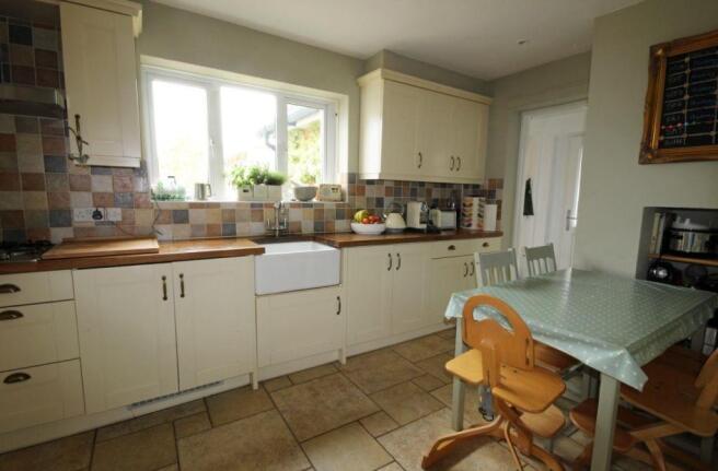Kitchen..JPG