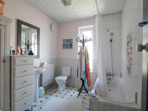 2 bed Terraced for sale Image 8