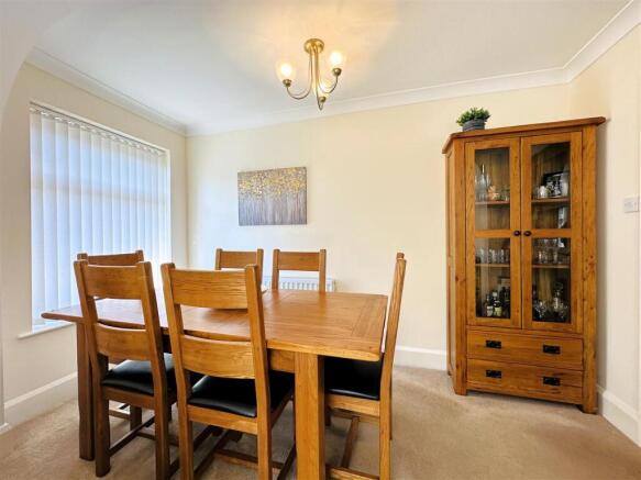 2 bed Detached Bungalow for sale Image 7