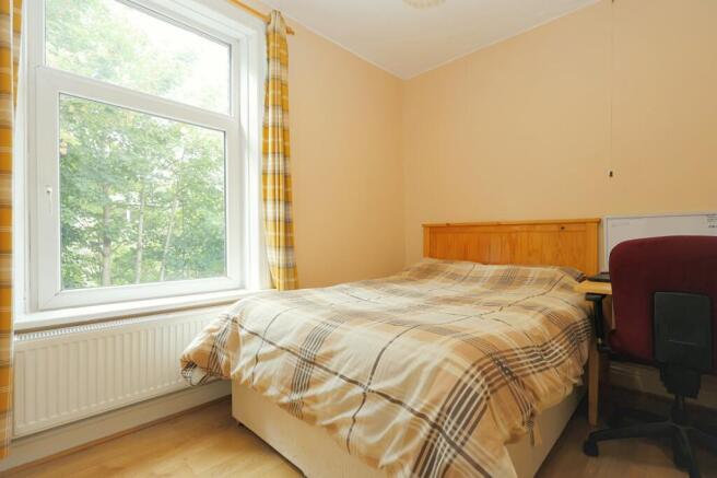 3 bed Terraced for sale Image 11
