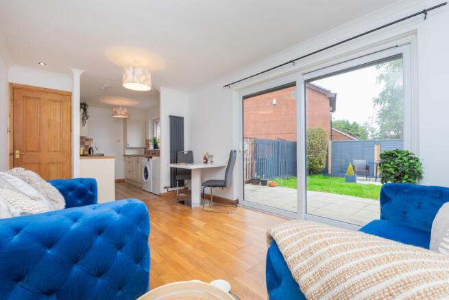 37 Elderpark Grove G153ly-3