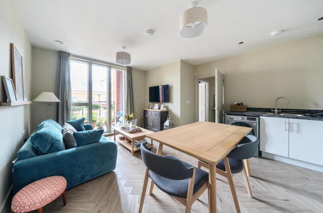 1335974-5-689493c...