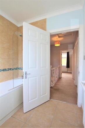 19 Rydal Road bath 1a.JPG