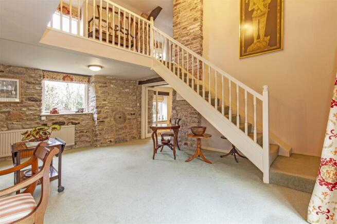 Dining Room-4.jpg