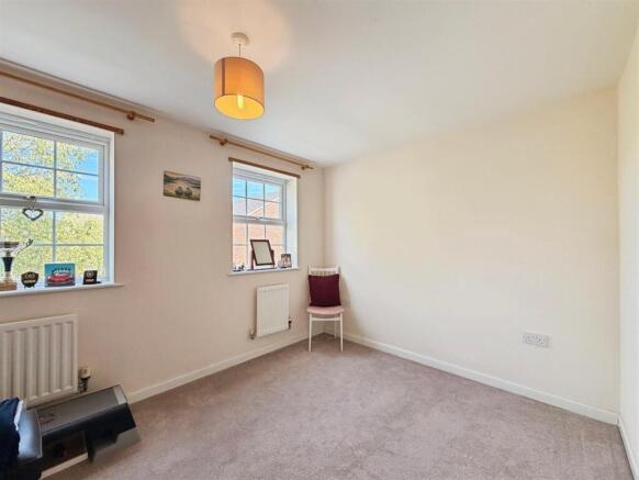 4 bed Town House for sale Image 12