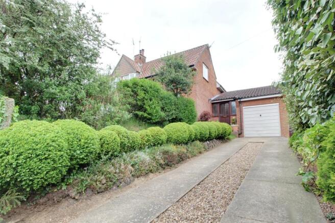 Garage & Driveway