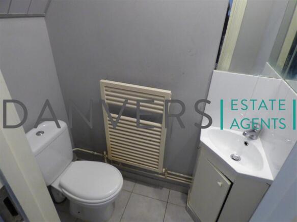 bathroom .jpg