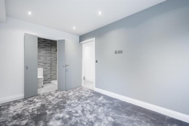 Colney-Hatch-Lane...