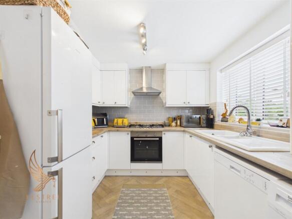 3 bed Terraced for sale Image 8