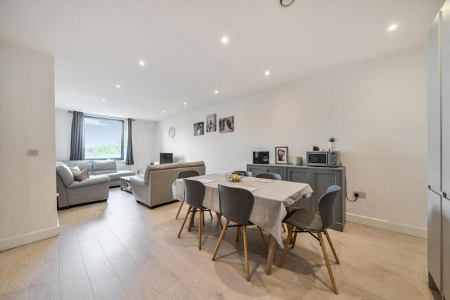 1342030-7-689e111...