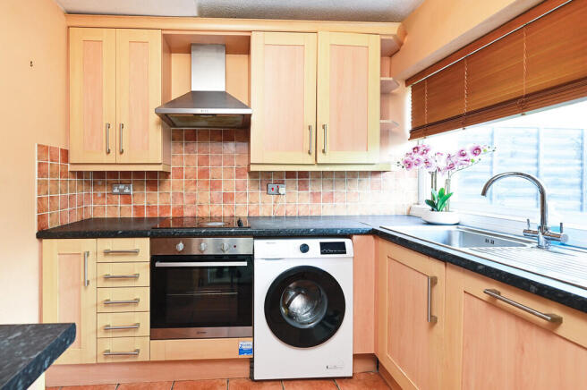 64 Frogmore Rd (7...