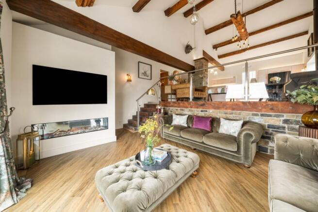 4 bed Barn Conversion for sale Image 7