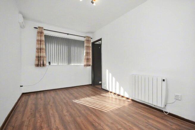 1 bed Apartment for sale Image 6