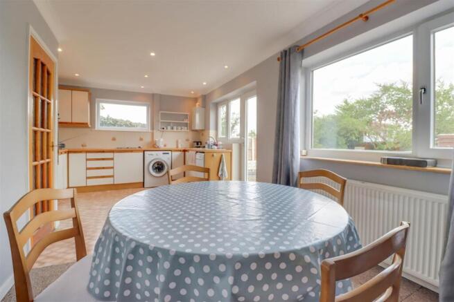 Margarite Way, Wickford photo 3