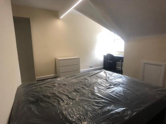 5 bed Terraced to rent Image 8
