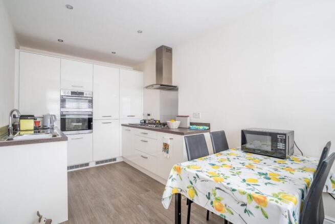 4 bed Town House for sale Image 4