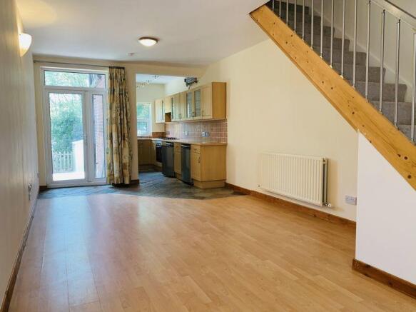LOUNGE/KITCHEN