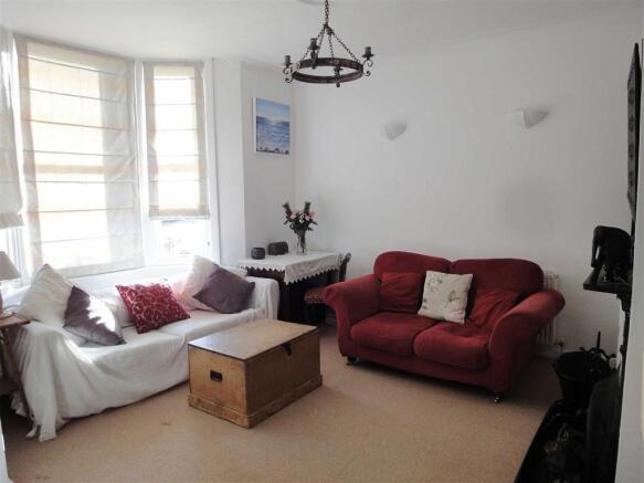 SITTING ROOM: