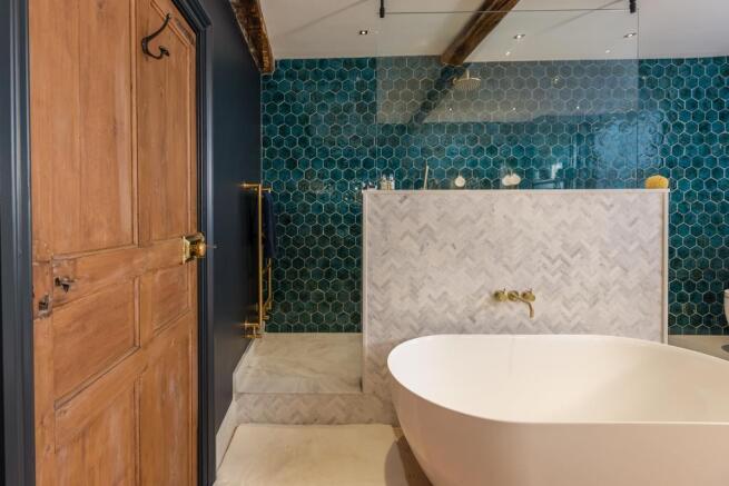 Principal bedroom suite