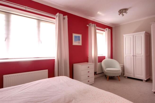 2 bed Semi-Detached for sale Image 11